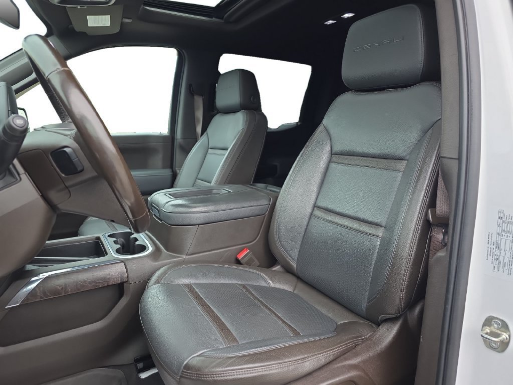 Used 2021 White GMC Denali image 29