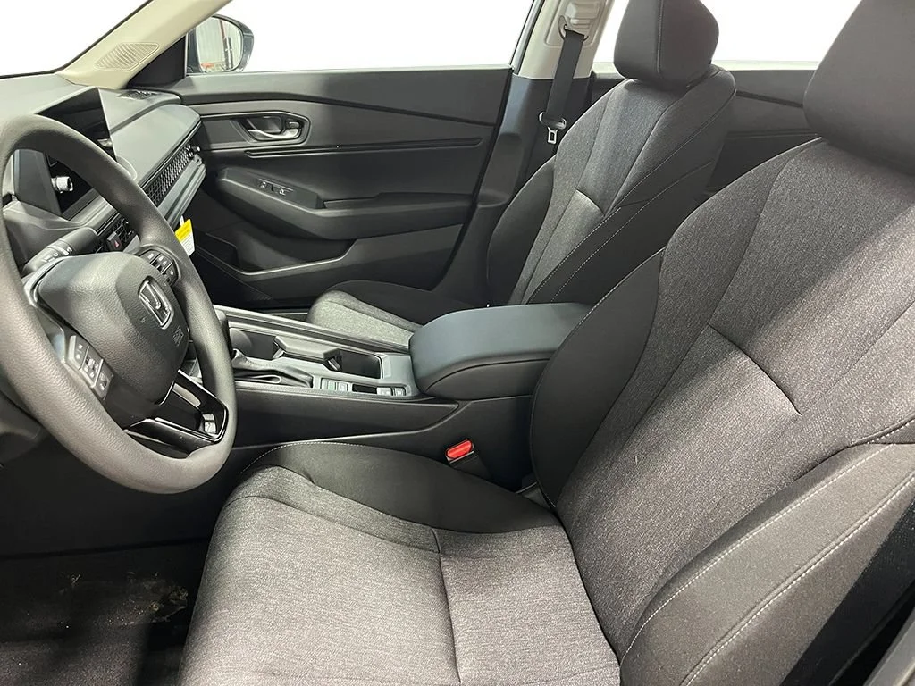 Certified Used 2026 Urban Gray Pearl Honda SE image 45