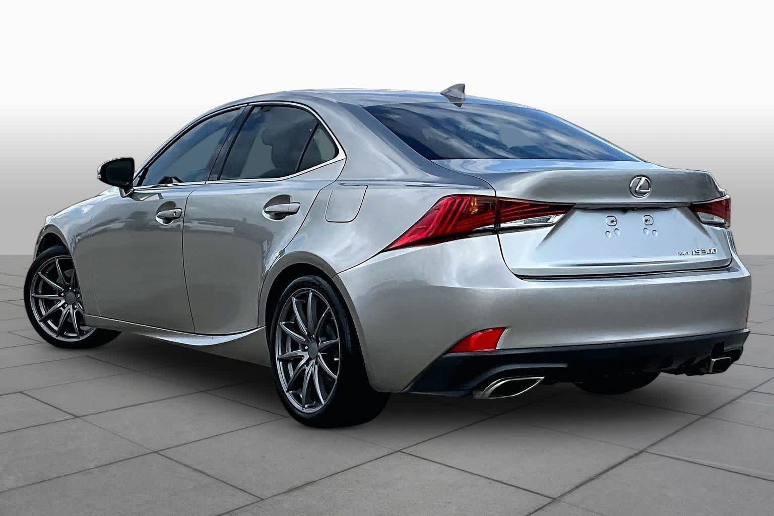 Used 2018 Atomic Silver Lexus  image 12