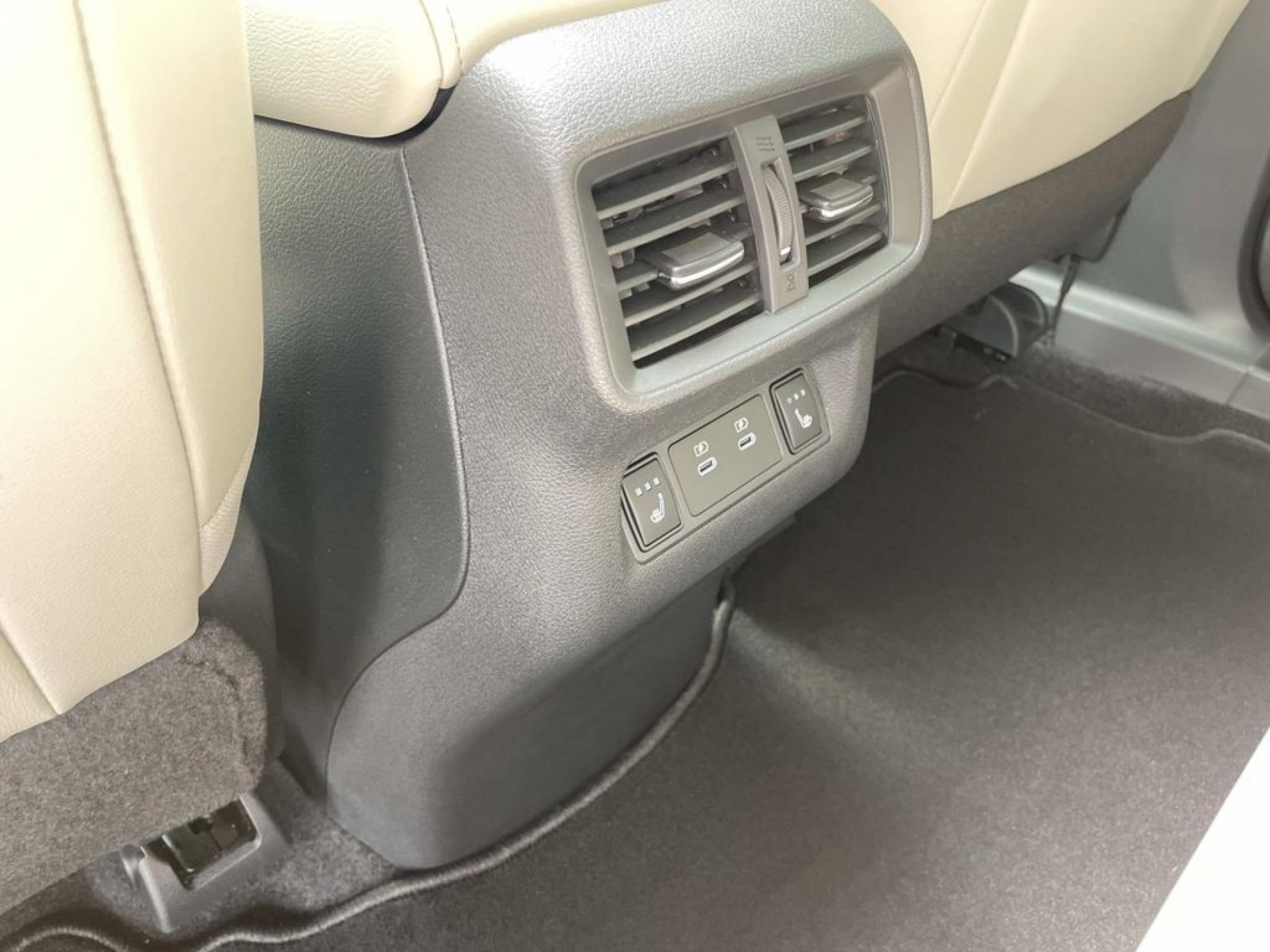 New 2026 Everest White Pearl TriCoat Nissan SL image 10