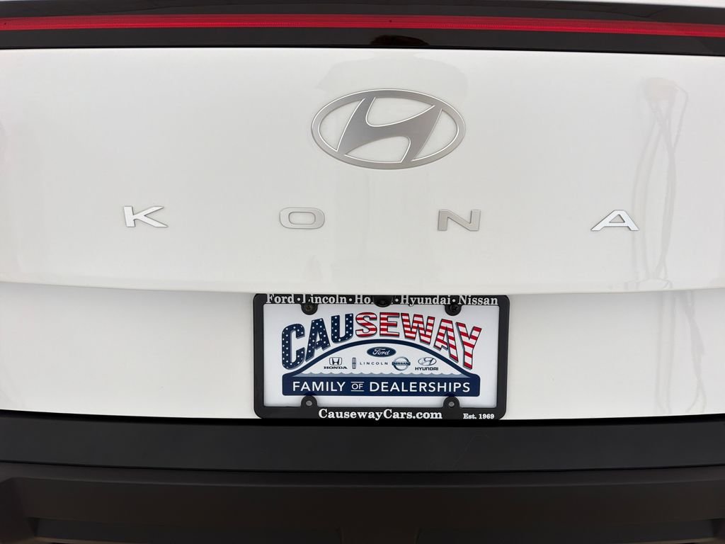 Used 2026 White Hyundai SE image 32