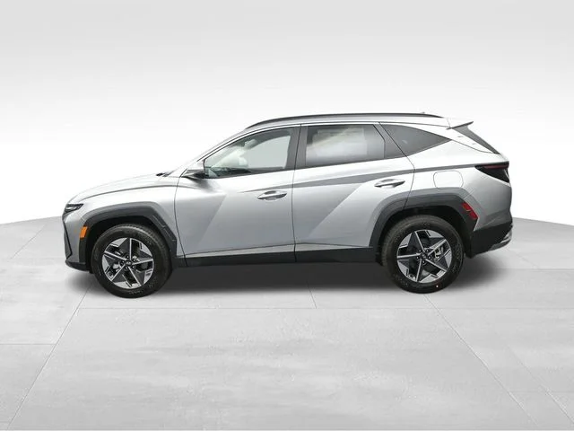 Used 2026 Silver Hyundai SEL Premium image 6