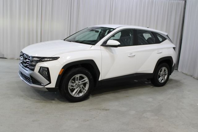 Used 2025 White Pearl Hyundai SE image 25