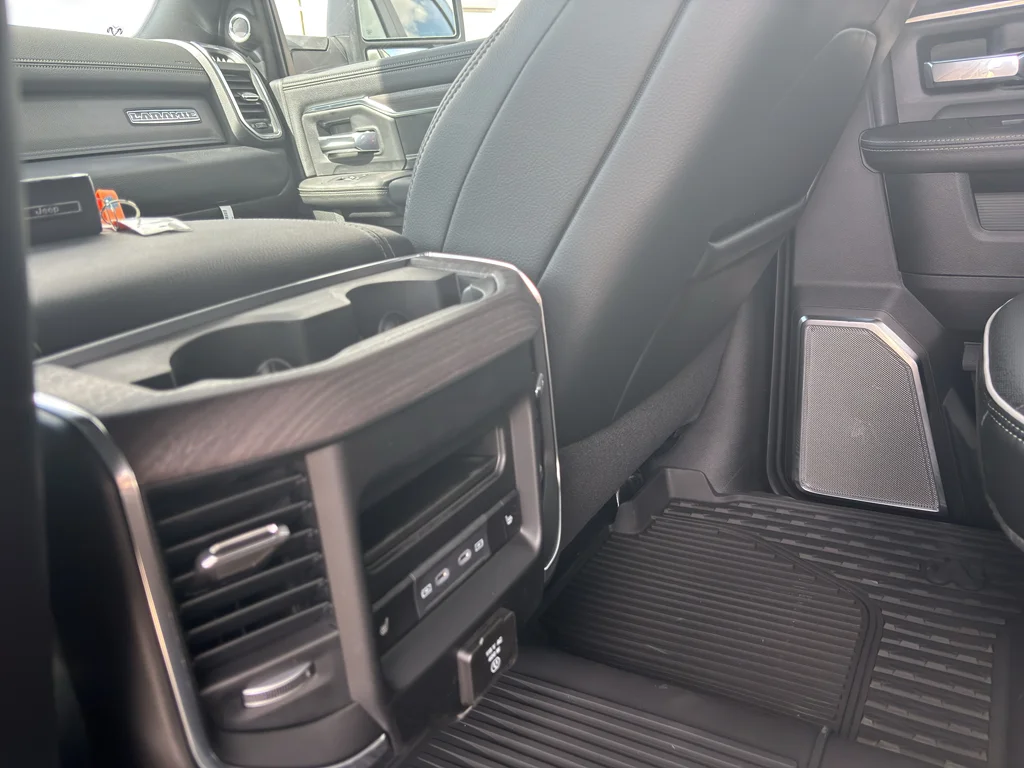 New 2026 Granite Crystal Metallic Clear-Coat Exterior Paint RAM Laramie image 18