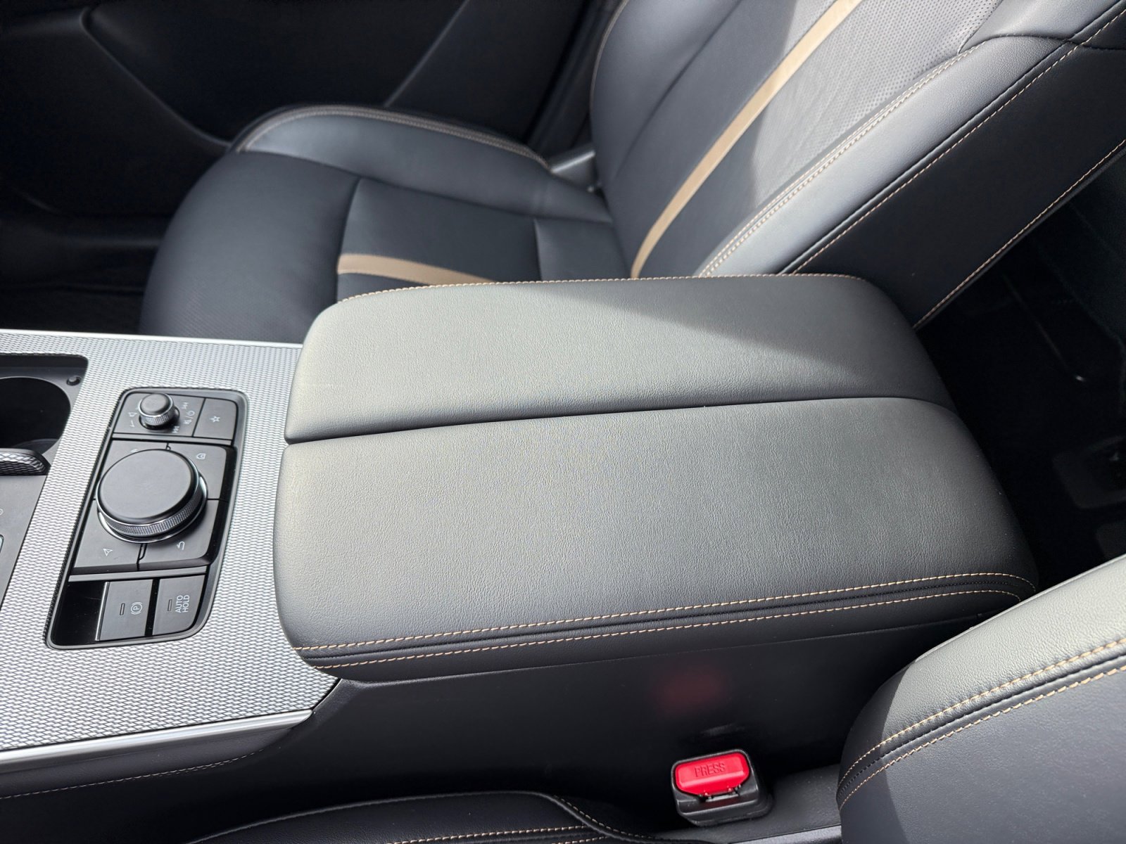 2025 Mazda CX-90 Premium Package - Photo 14