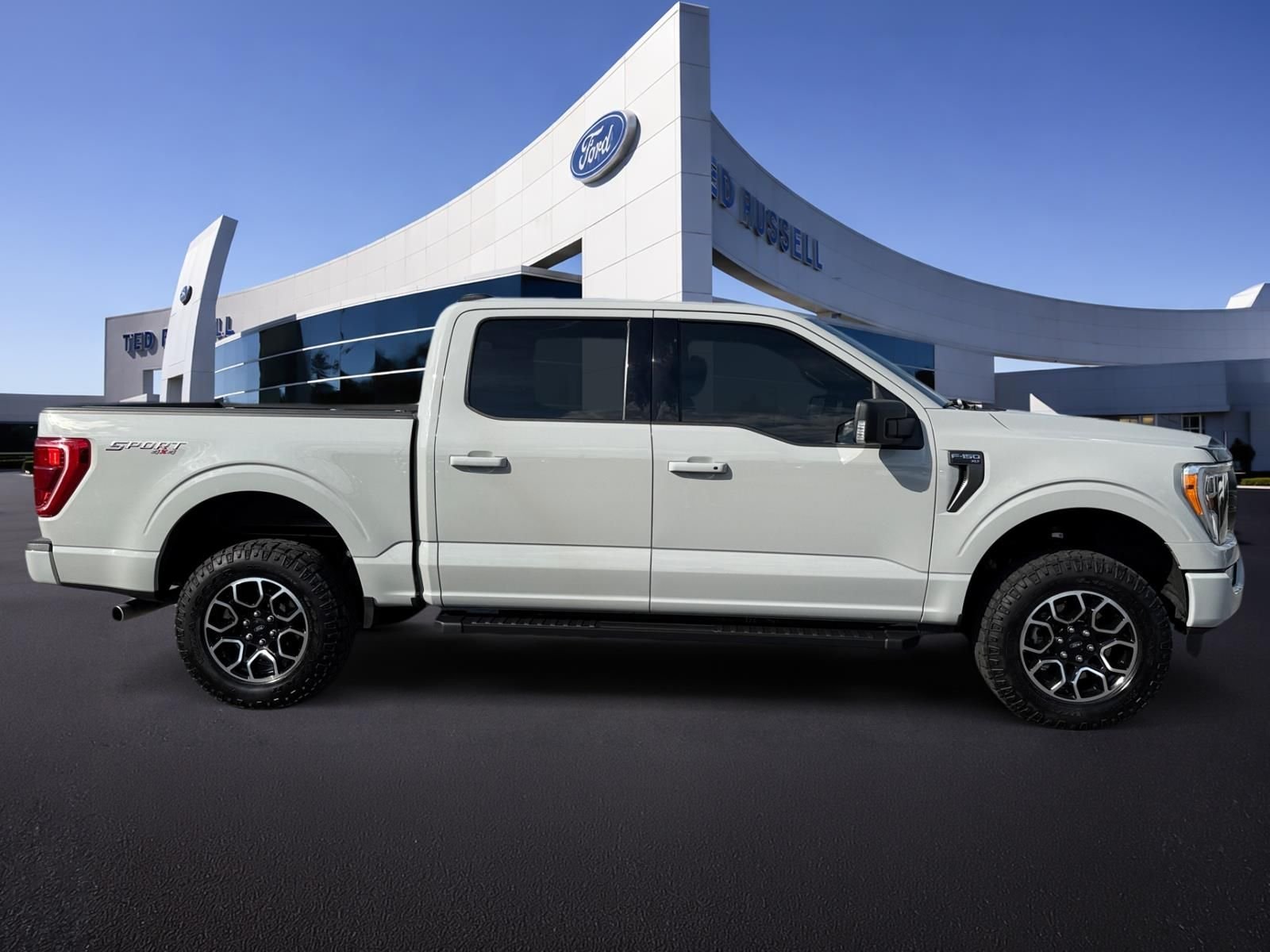 Certified Used 2023 Avalanche Ford XLT image 5