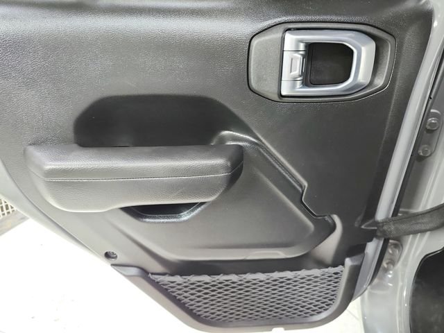 Used 2022 Gray Jeep Sport image 33