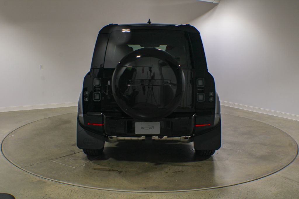 New 2026 Santorini Black Land Rover S image 5