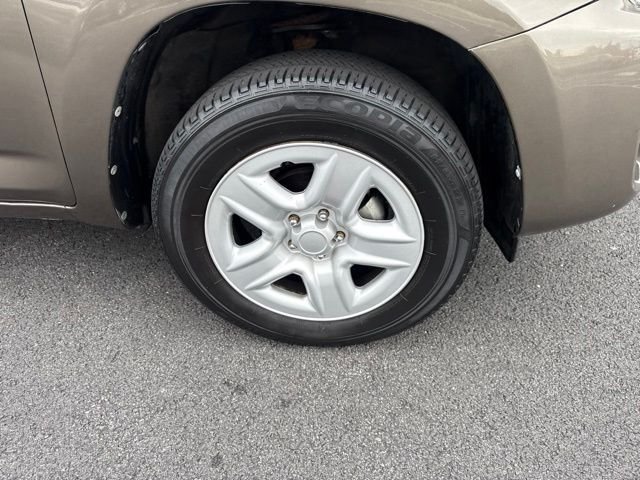 Used 2011 Brown Toyota Base image 12