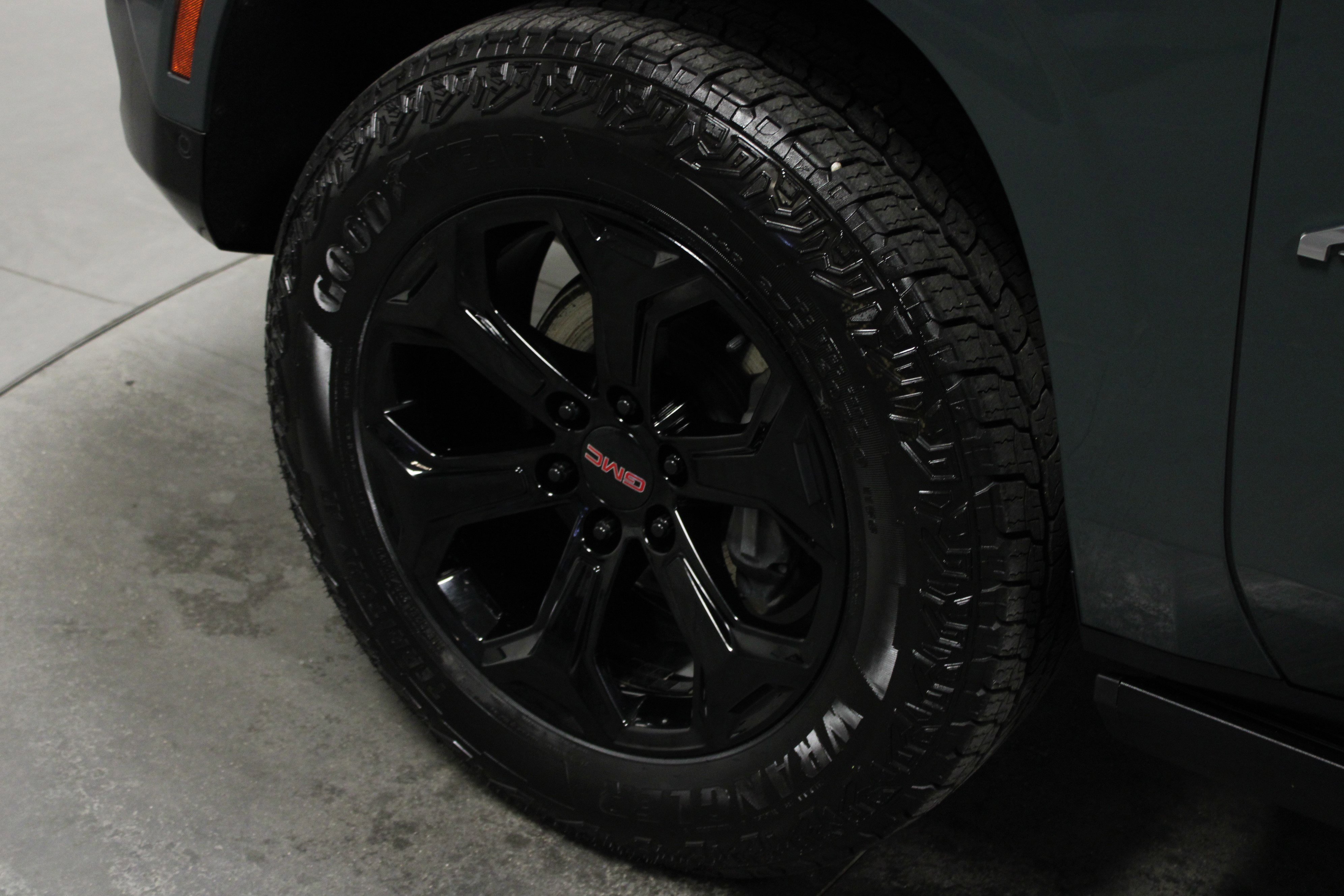 Used 2026 Midnight Pine GMC AT4 Ultimate image 10