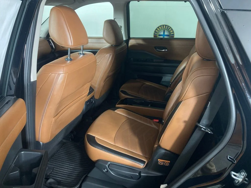 Used 2024 Black Nissan Platinum image 13