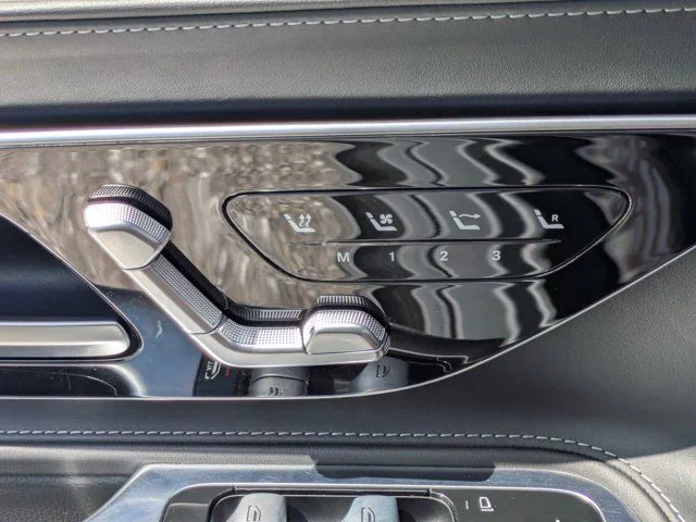 Used 2022  Mercedes-Benz SL 55 AMG® image 21