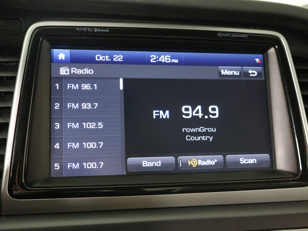 Used 2019 Silver Hyundai Limited image 49