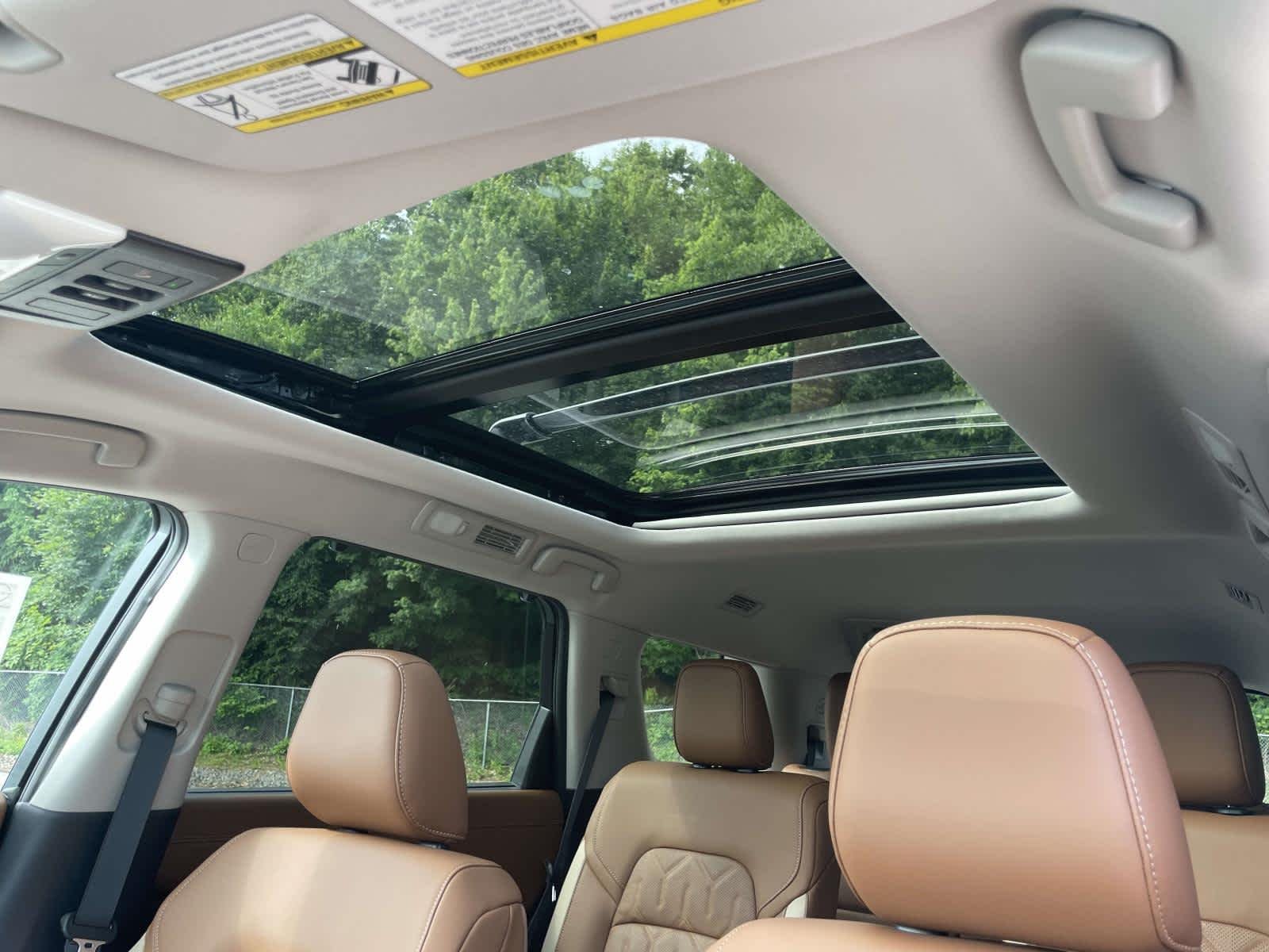 New 2026 Everest White Pearl Tricoat Nissan Platinum image 5
