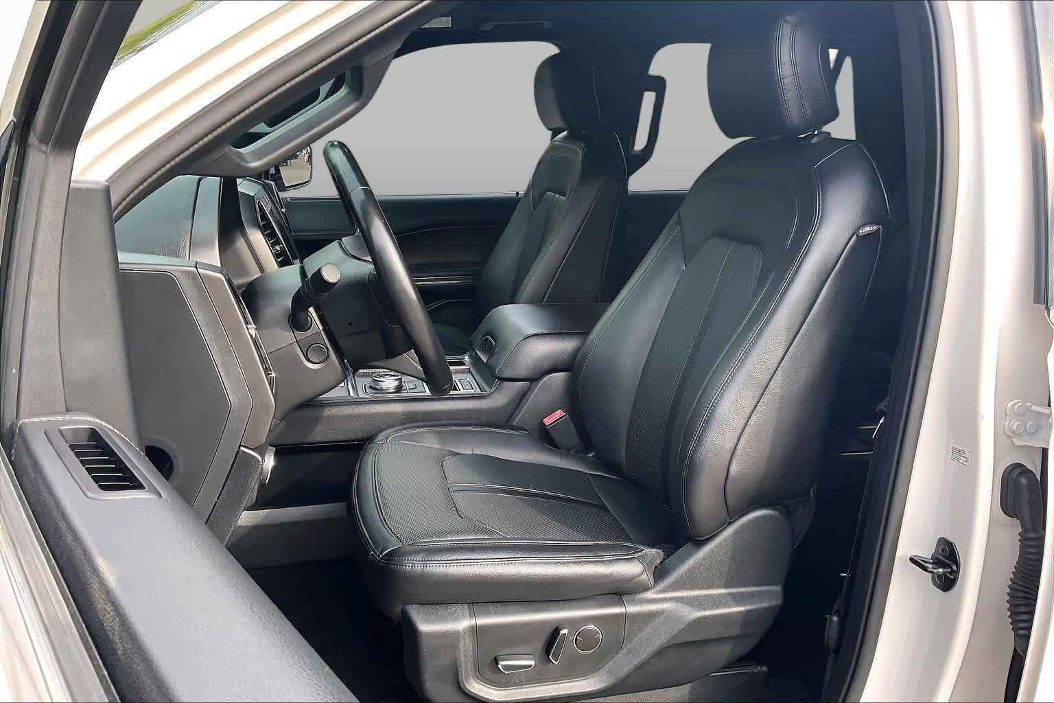Used 2019 White Platinum Metallic Tri-Coat Ford Limited image 8
