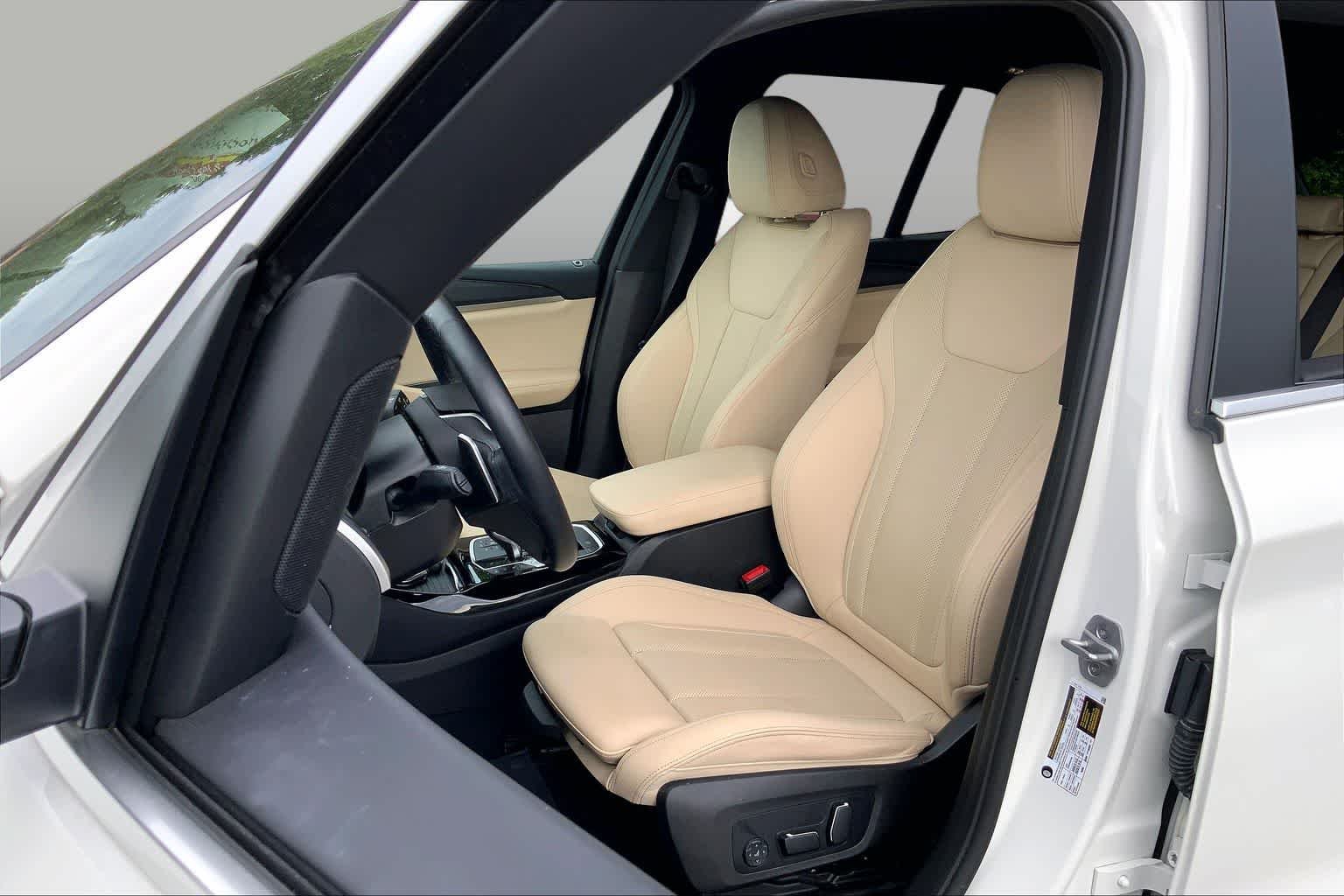 Used 2024 Alpine White BMW sDrive30i image 8