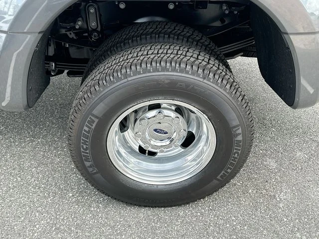 New 2026 Gray Ford Lariat image 24