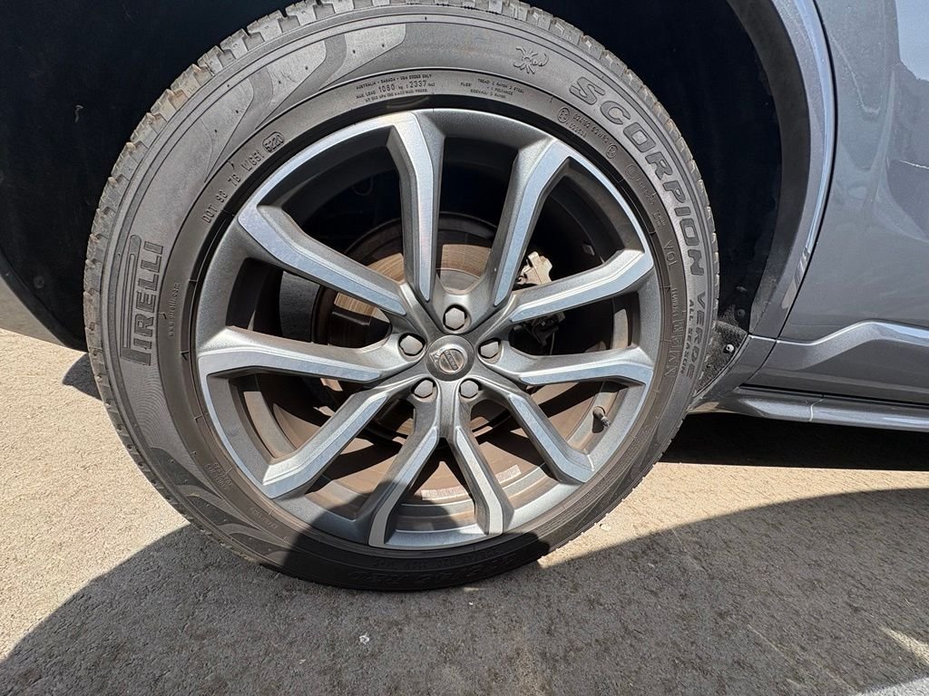Used 2018 Gray Metallic Volvo T6 Momentum image 12