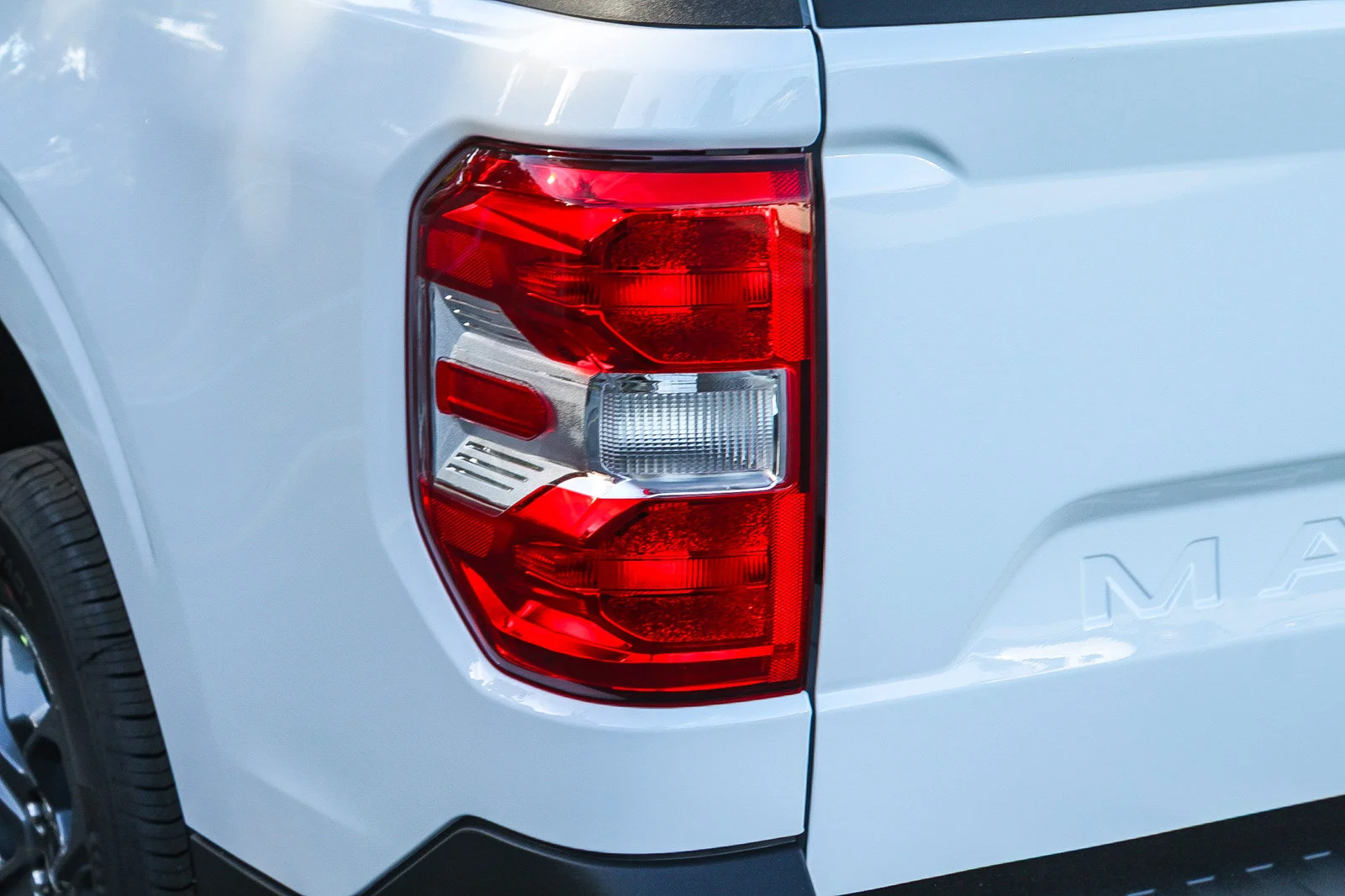 New 2026 Oxford White Ford XLT image 9