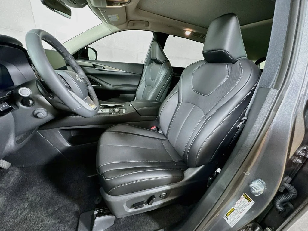 Certified Used 2026 Gray INFINITI LUXE image 28