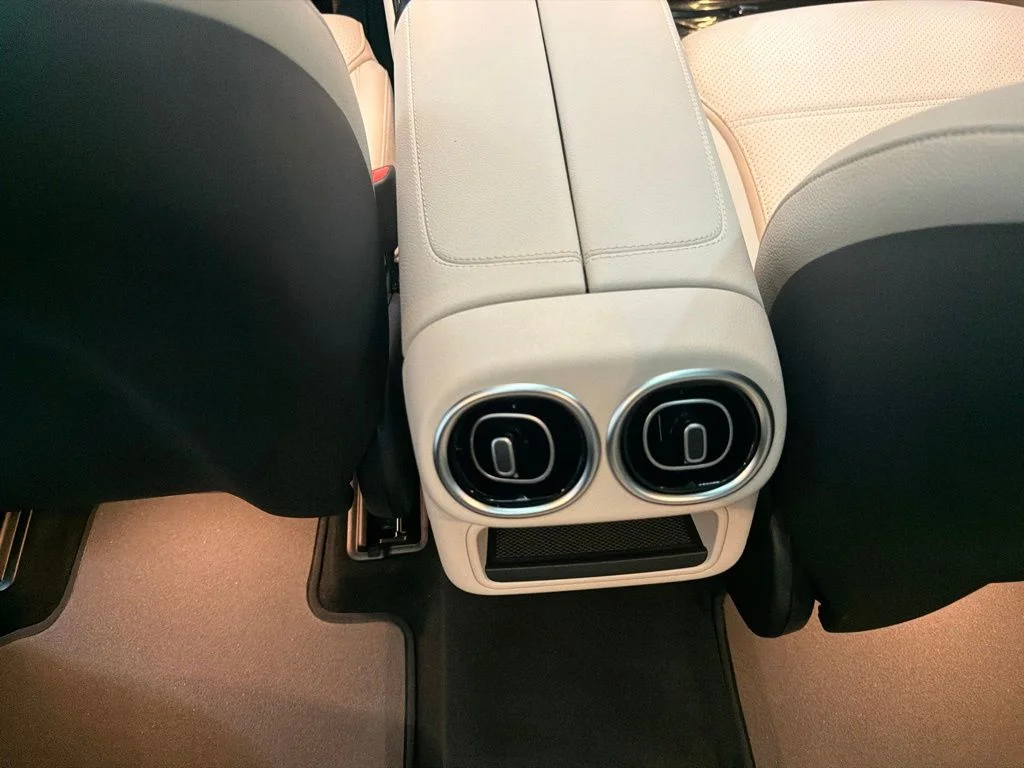 New 2027 Gray Mercedes-Benz GLC 300 image 22