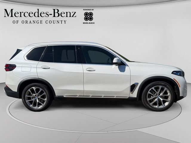 Used 2024 White BMW xDrive40i image 4