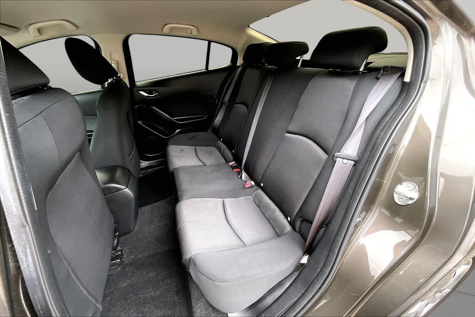Used 2017  Mazda Sport image 21