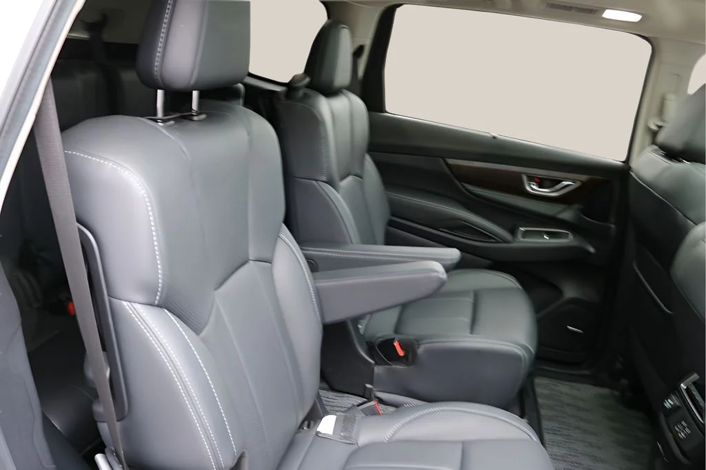 Used 2024 White Subaru Touring image 21