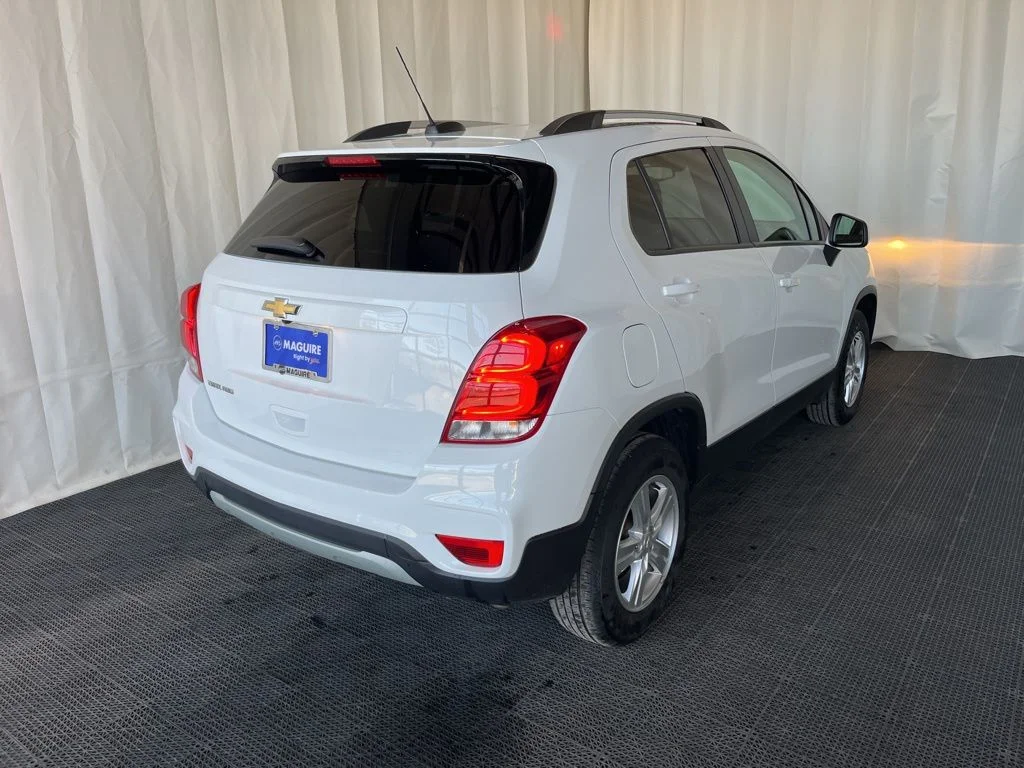 Used 2022 White Chevrolet LT image 26