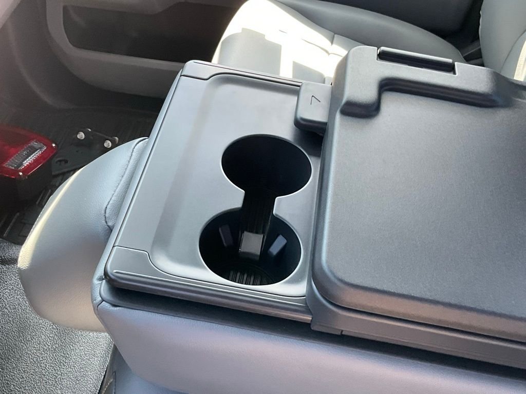 2024 Ford F-350 Super Duty Chassis Cab XL - Photo 41