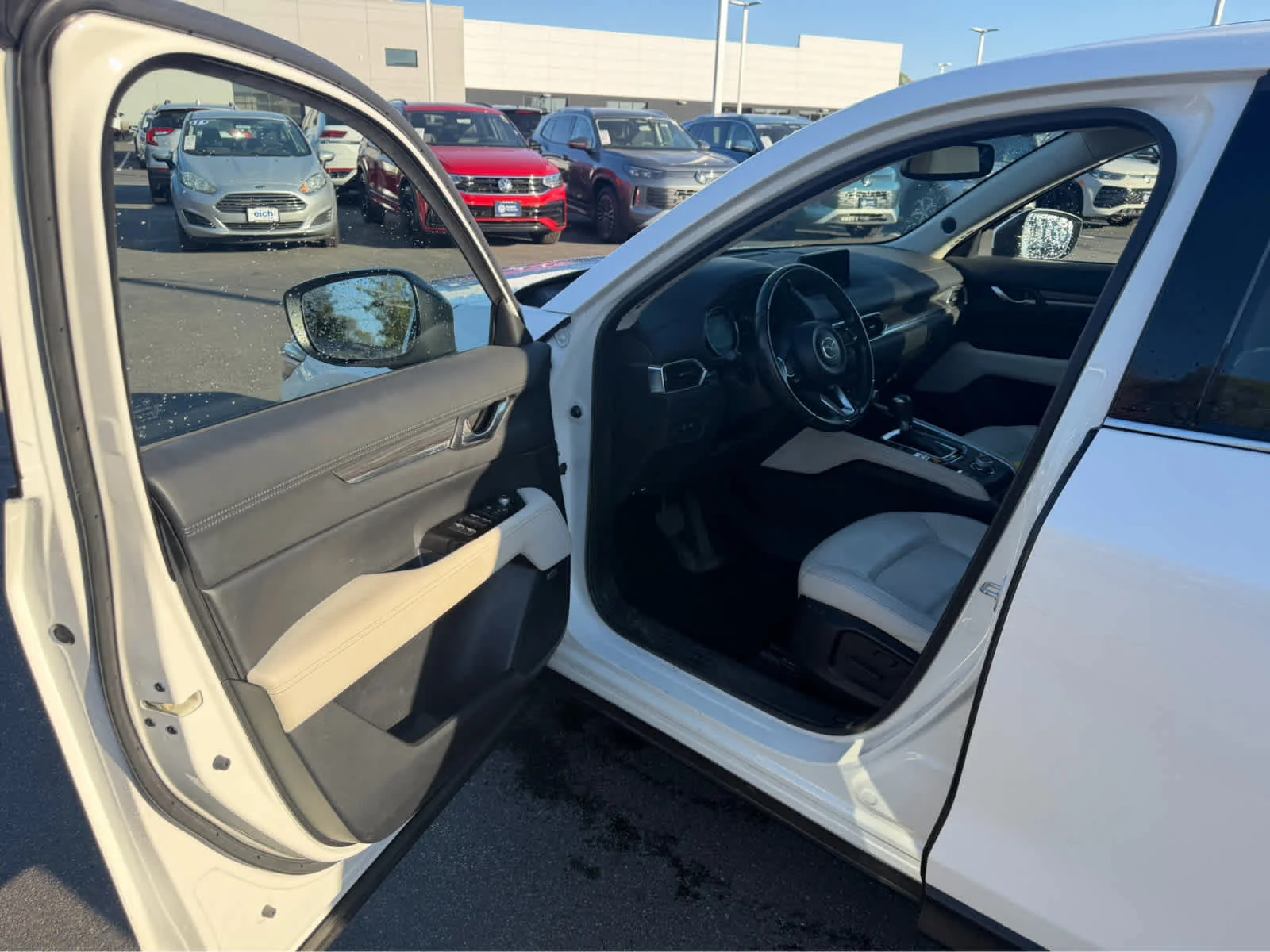 Used 2020 Snowflake White Pearl Mica Mazda Grand Touring image 3