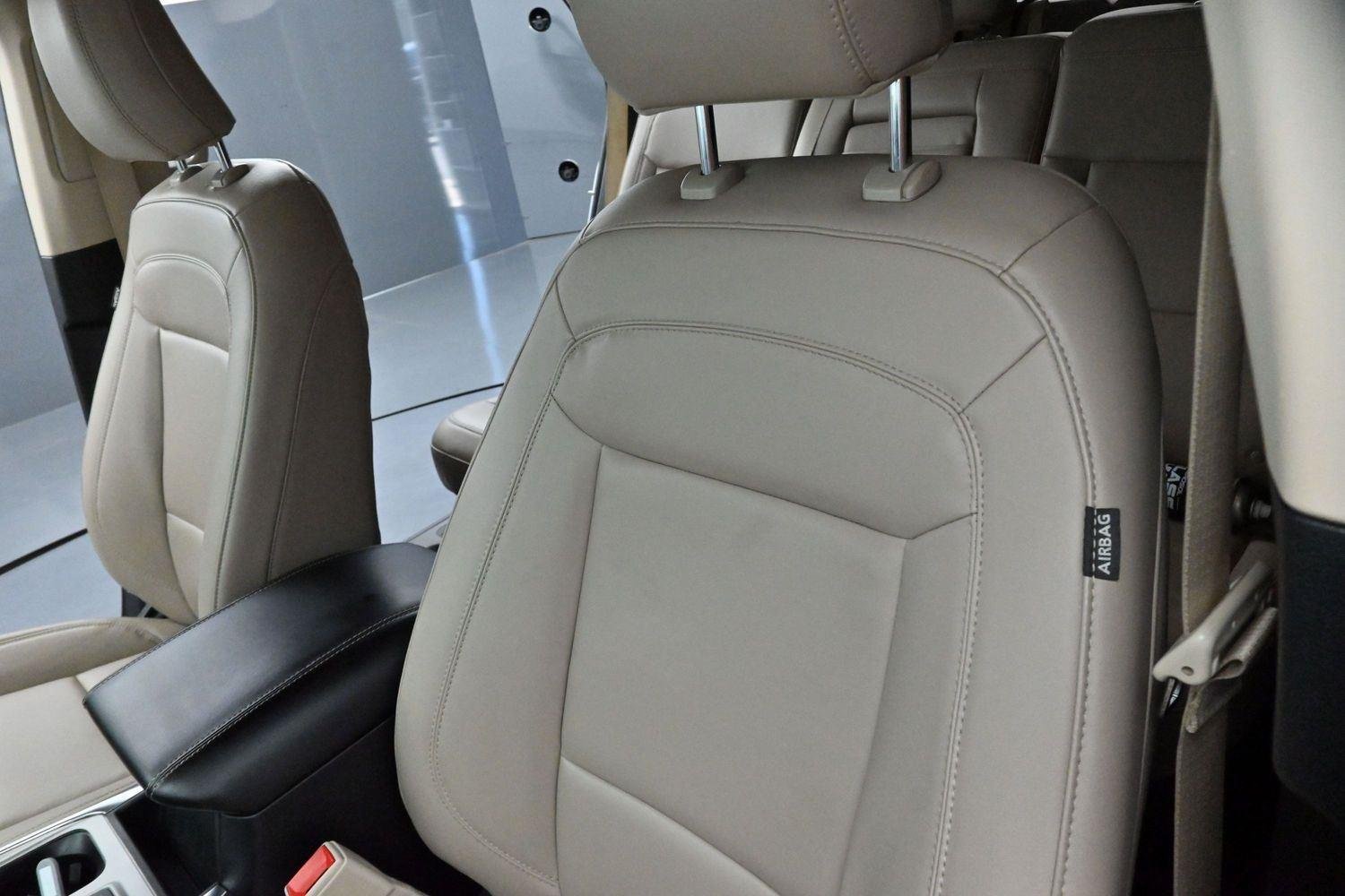 Used 2023 Oxford White Ford XLT image 16