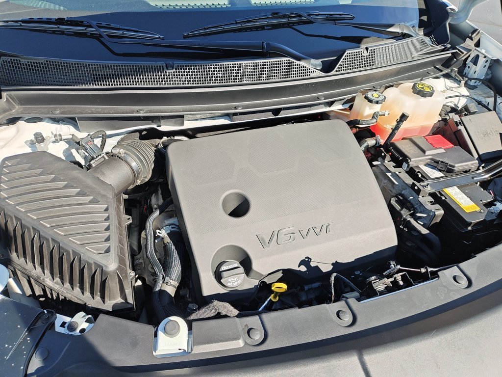 Used 2023 White Chevrolet LT image 28