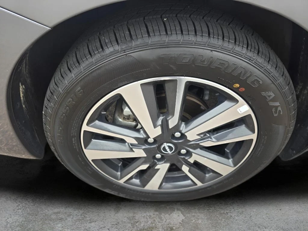 Used 2025 Gun Metallic Nissan SV image 29