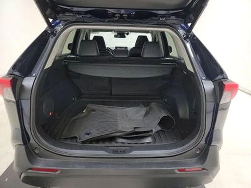 Used 2021 Blue Toyota XLE Premium image 16