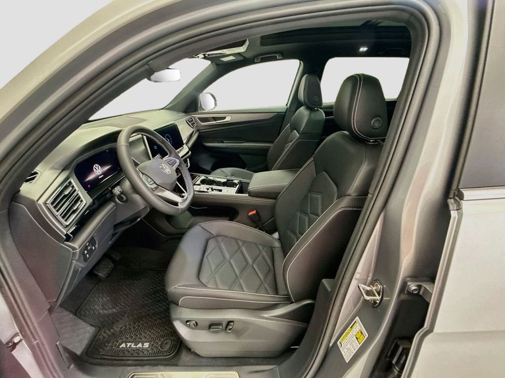 New 2026 Silver Mist Metallic Volkswagen SE w/Technology image 18