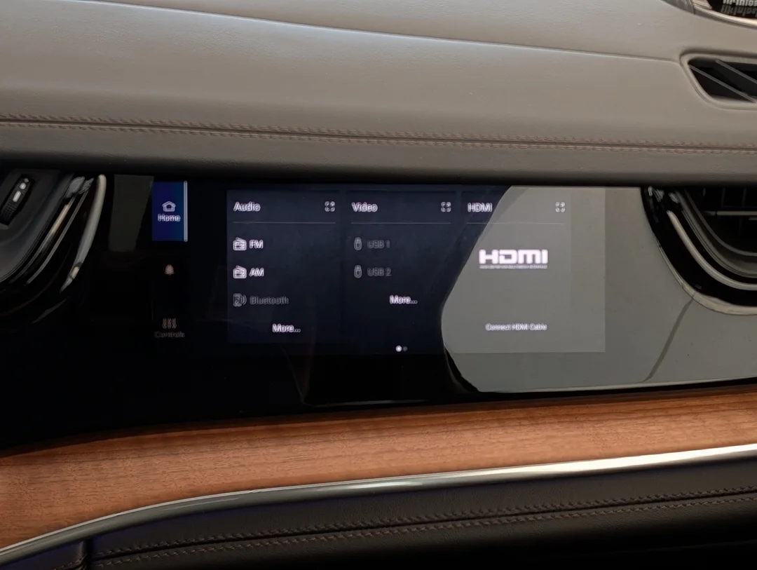 New 2026 Grey Jeep Summit - - 4x4 - Advanced ProTech Group IV - Palermo Leather Seats - Head-Up Display & More! image 29