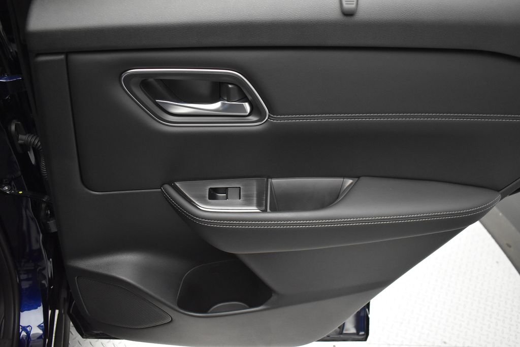New 2026 Deep Ocean Blue Pearl Nissan Platinum image 33