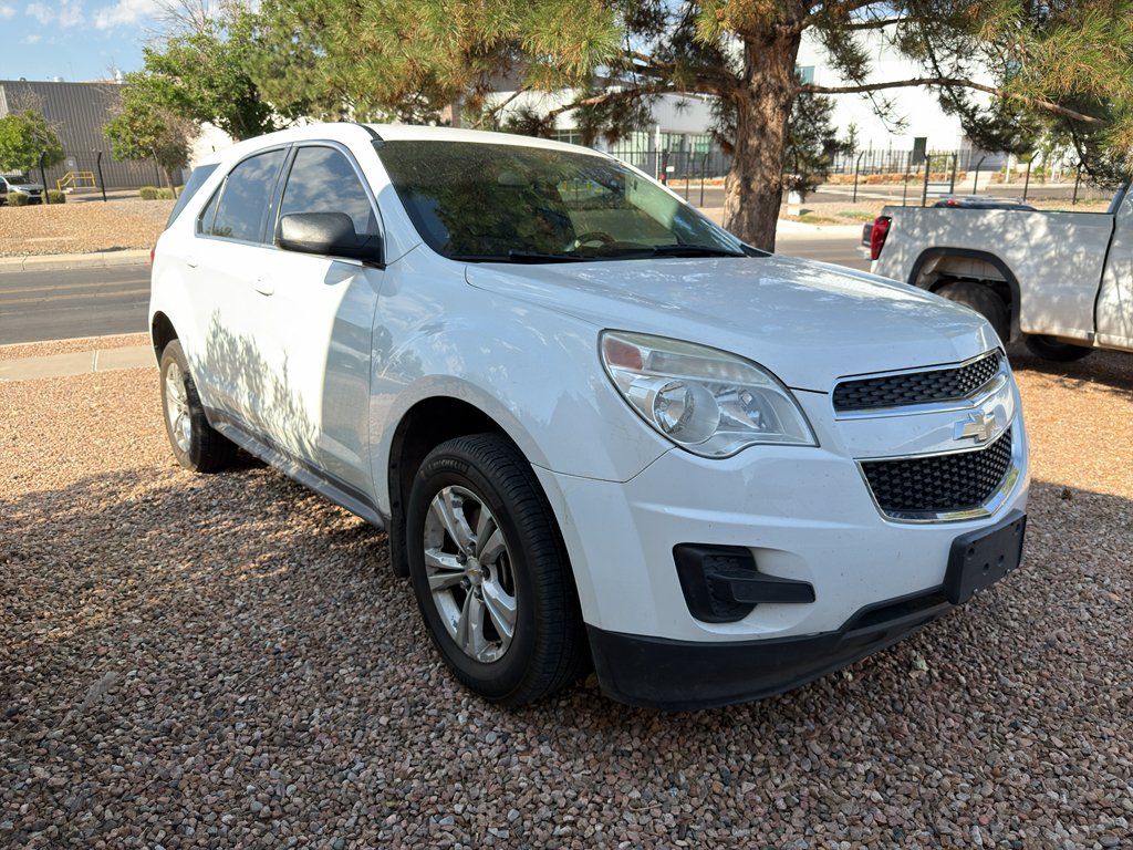 Used 2015 white Chevrolet LS image 2