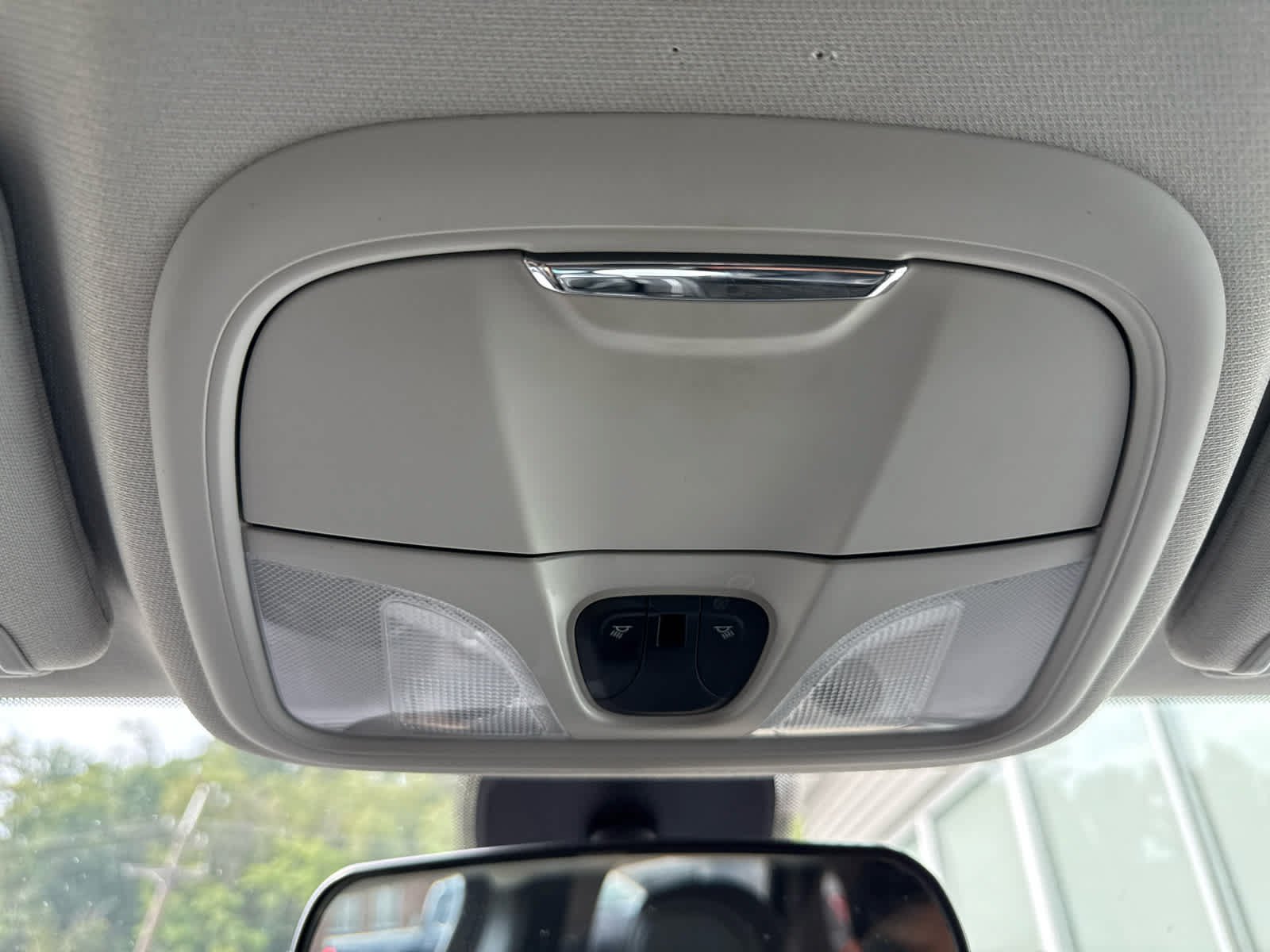 Used 2019 Velvet Red Pearlcoat Jeep Latitude Plus image 10