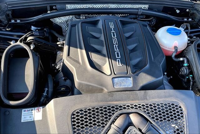 Used 2018  Porsche S image 32