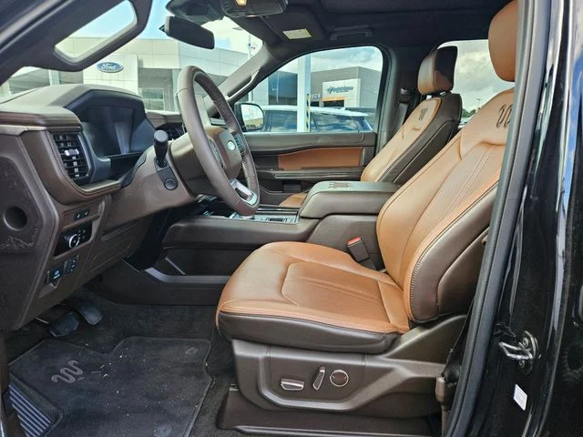 Used 2024 Agate Black Metallic Ford King Ranch image 7