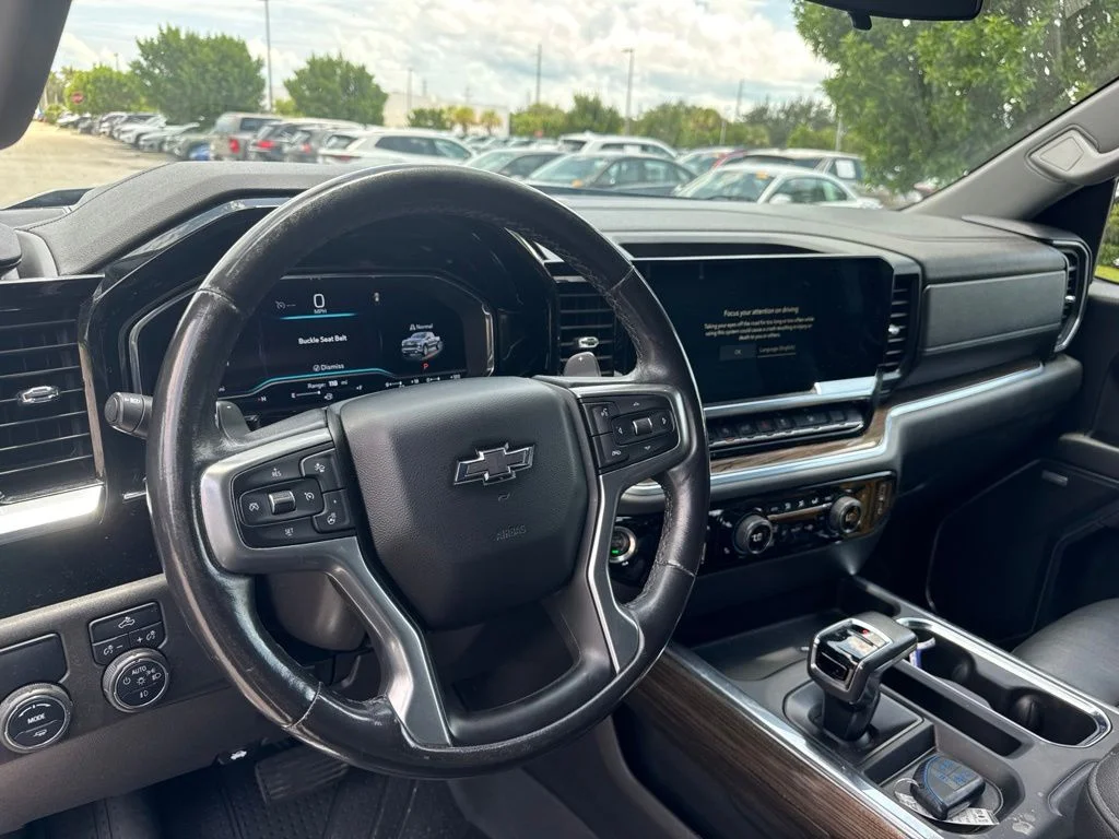 Used 2022 Northsky Blue Metallic Chevrolet RST image 9