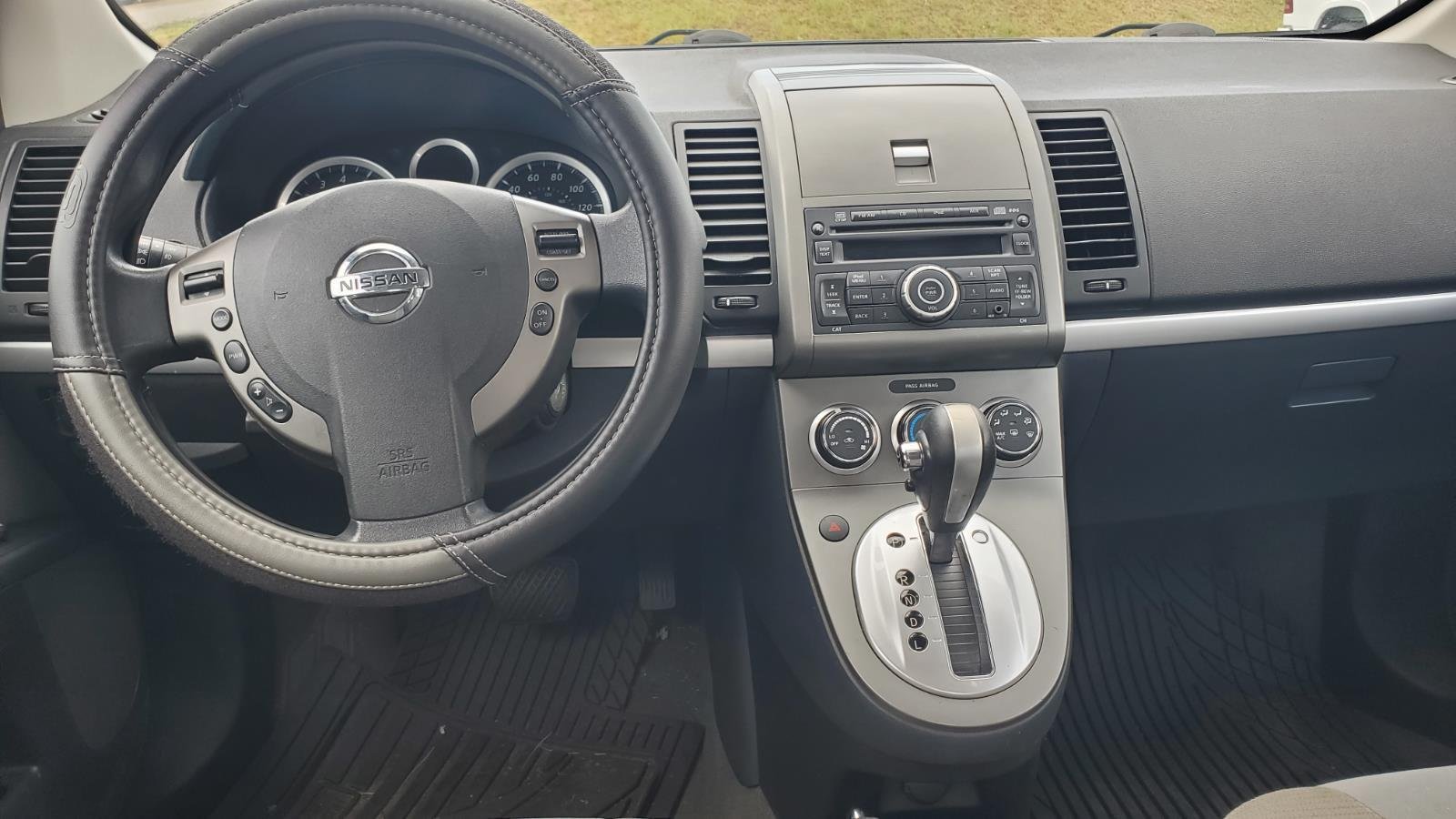 Used 2010 Brilliant Silver Nissan 2.0 SR image 7