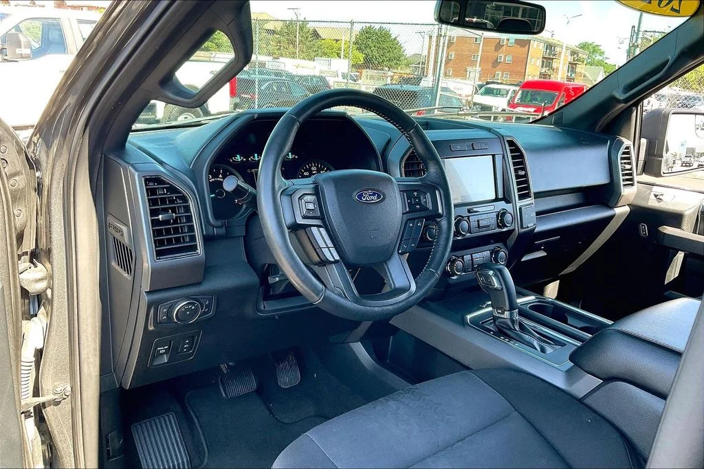 Certified Used 2020 Magnetic Ford XLT image 13