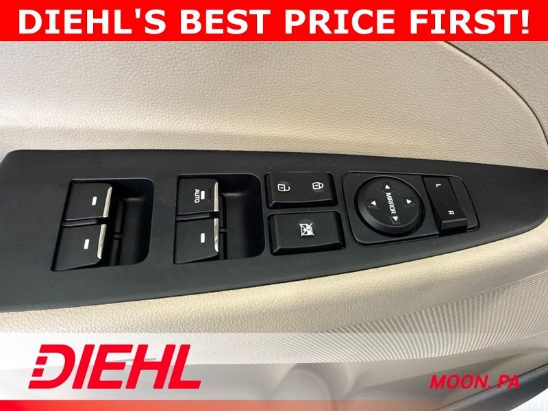 Used 2017 White Hyundai Limited image 22