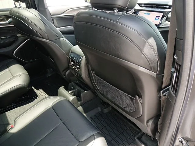 New 2026 Baltic Gray Metallic Clear-Coat Exterior Paint Jeep Limited Reserve image 24