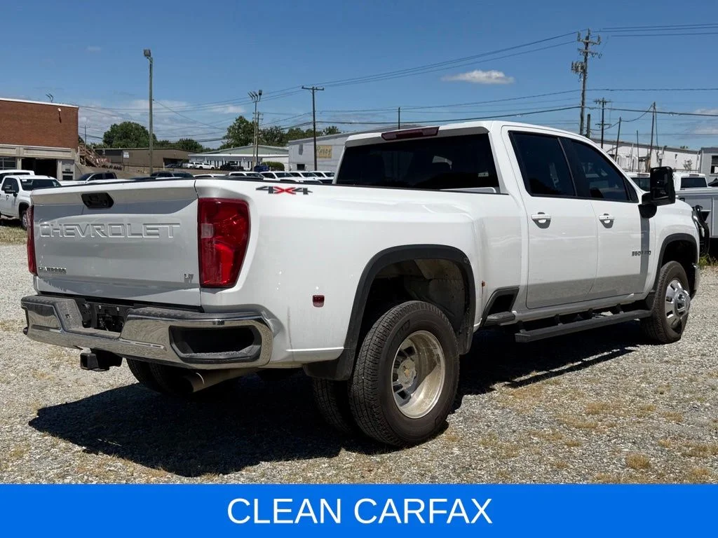 Used 2025 White Chevrolet LT image 5