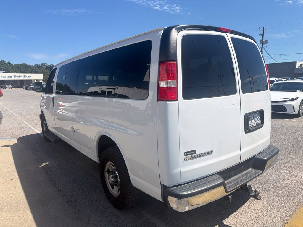 Used 2020 SUMMIT WHITE Chevrolet LT image 4