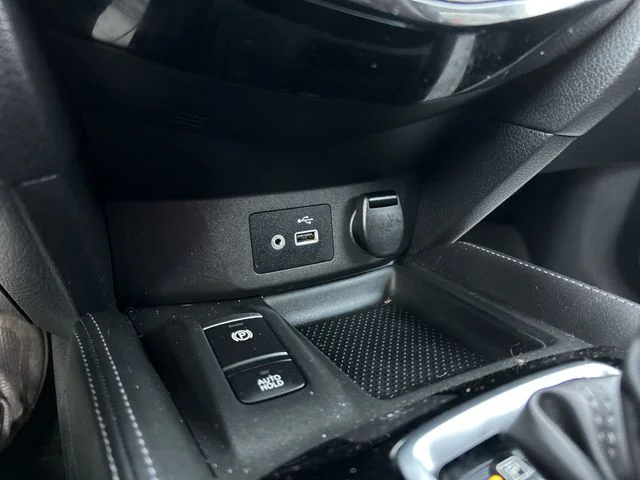 Used 2018 Magnetic Black Nissan SL image 41